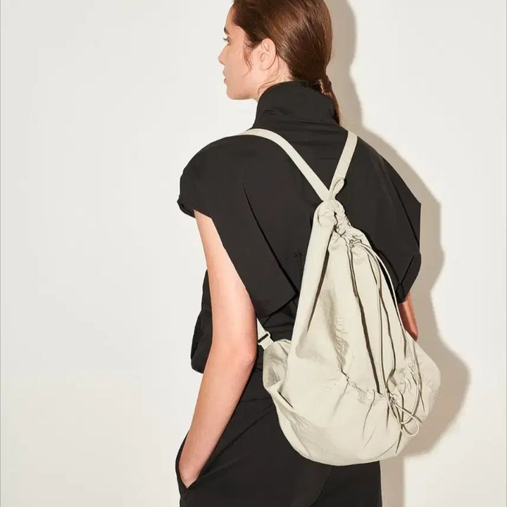 [BUNJANG] Blossom Mond Ivory Drawstring Backpack / blossom 블로썸 블라썸 몬드 아이보리 드로우스트링 백팩 새상품