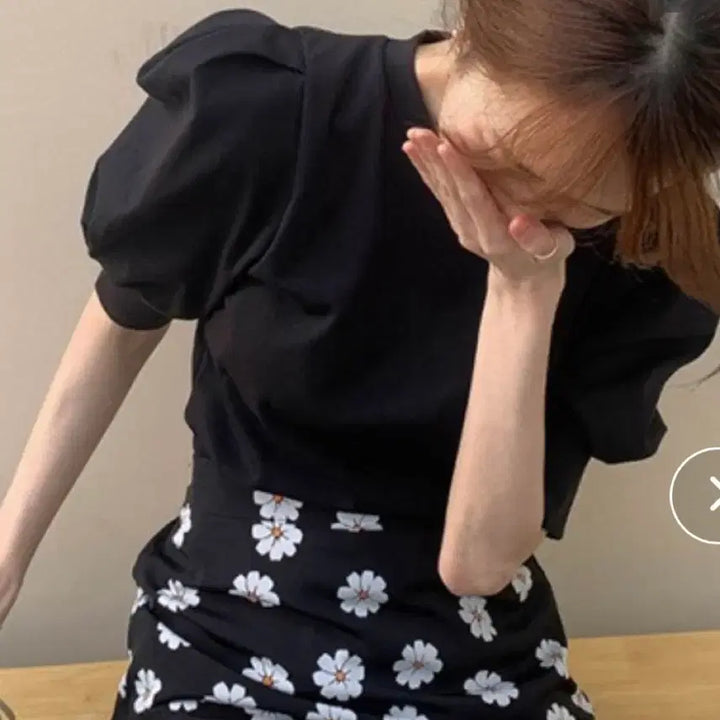 [SOLD OUT] 새상품 블랙 퍼프 반팔 티셔츠