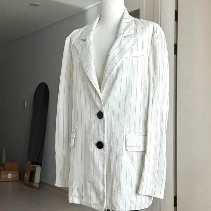 [BUNJANG] Maje White Pinstripe Jacket / 마쥬 흰색 핀스트라이프 자켙