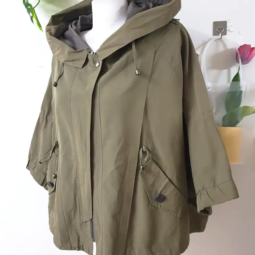 [BUNJANG] RYAN Hooded Asymmetrical Windbreaker Jacket / RYAN 가오리핏 야상 바람막이 55~99 후드언발 카키 F