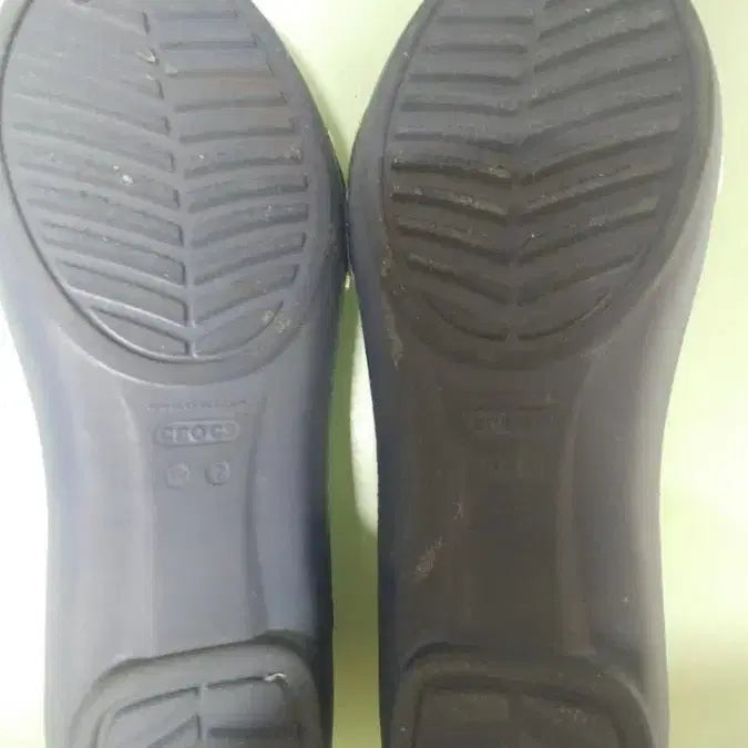 [BUNJANG] Crocs Navy/Silver Sandals 235 / 크록스 네이비/실버 샌들 235
