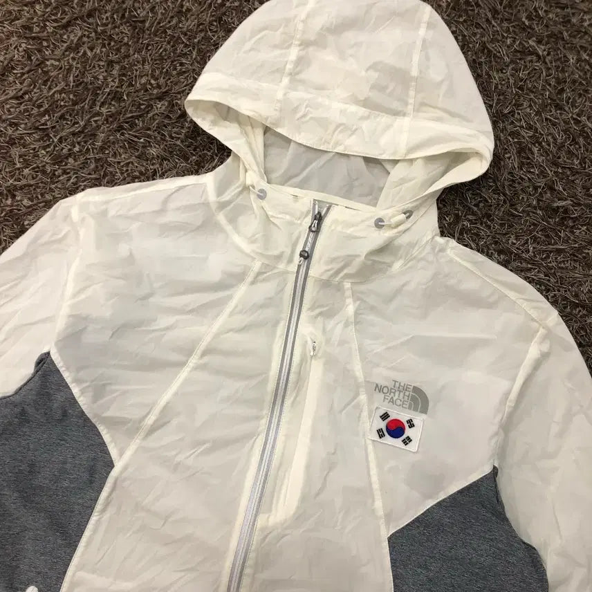 [SOLD OUT] L 노스페이스 태극기 패치 나일론 바람막이 자켓