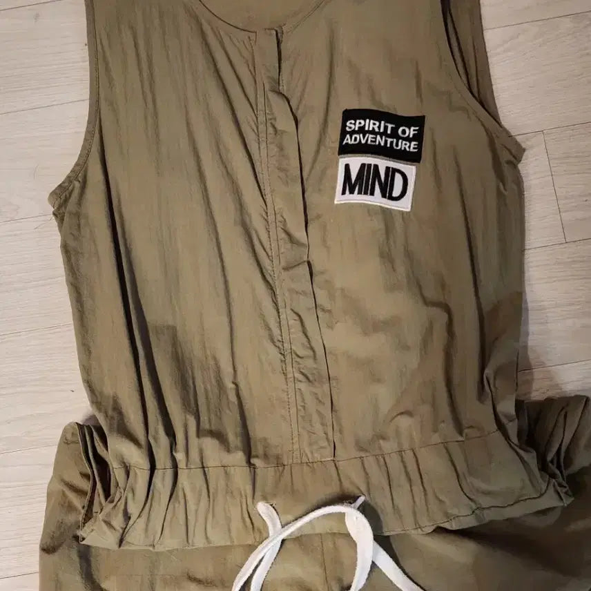 [SOLD OUT] MIND 카키 점프수트 (55)