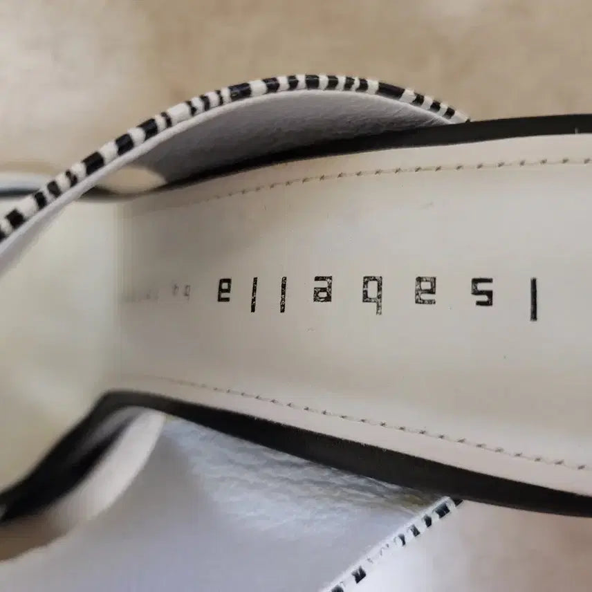 [BUNJANG] Isabella Real Leather Striped Mule Sandals / isabella 리얼가죽 수제화  스트라이프 뮬 샌들 화이트
