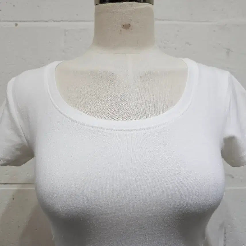 [SOLD OUT] 허리라인 양쪽셔링 라운드 슬림 반팔- 화이트