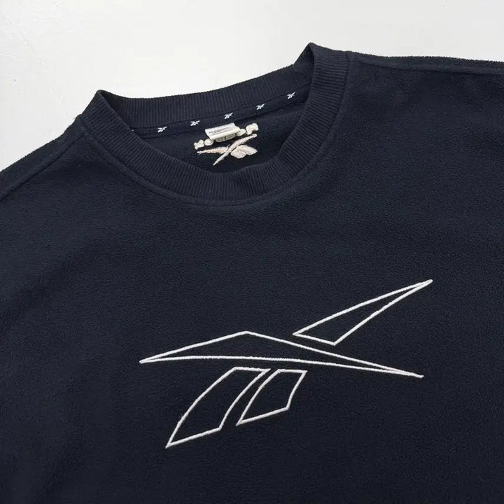 [SOLD OUT] 리복 빅로고 올드스쿨 플리스 맨투맨