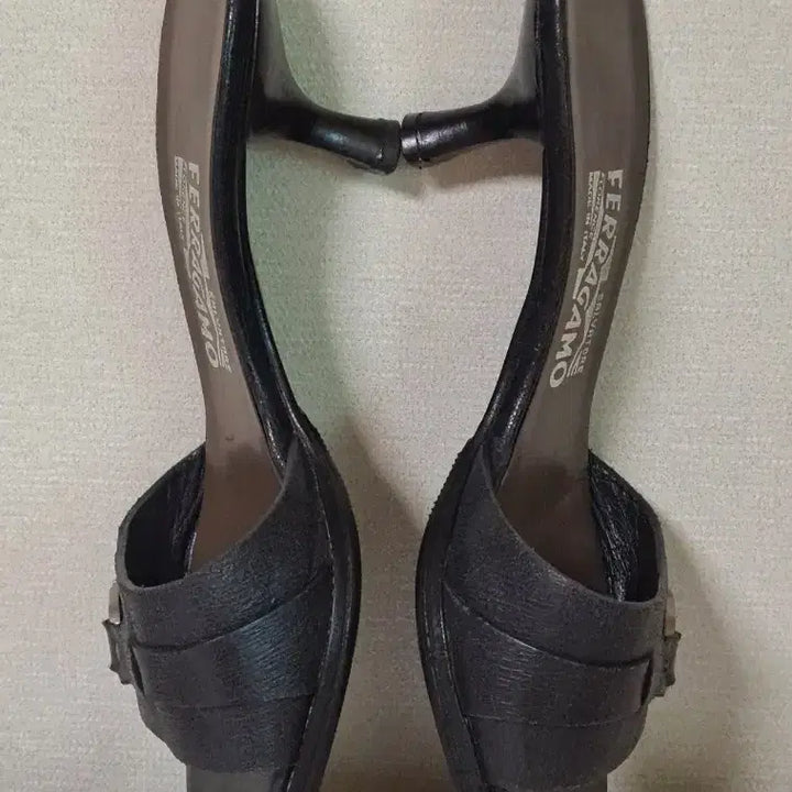 [BUNJANG] Ferragamo 6.5D 235 Sandals / 페레가모 6.5D 235 샌들 슬리퍼