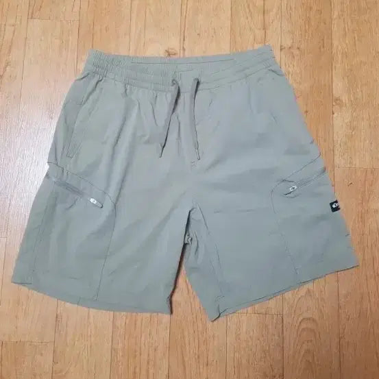 [BUNJANG] Discovery Functional Lightweight Cargo Shorts - Light Beige / 디스커버리 기능성 얇은 냉감용 카고 반바지, 30~31인치,연한 베이지색