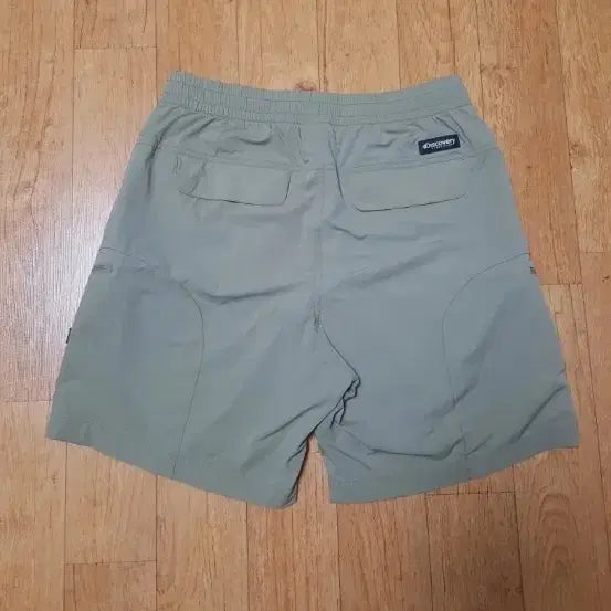 [BUNJANG] Discovery Functional Lightweight Cargo Shorts - Light Beige / 디스커버리 기능성 얇은 냉감용 카고 반바지, 30~31인치,연한 베이지색