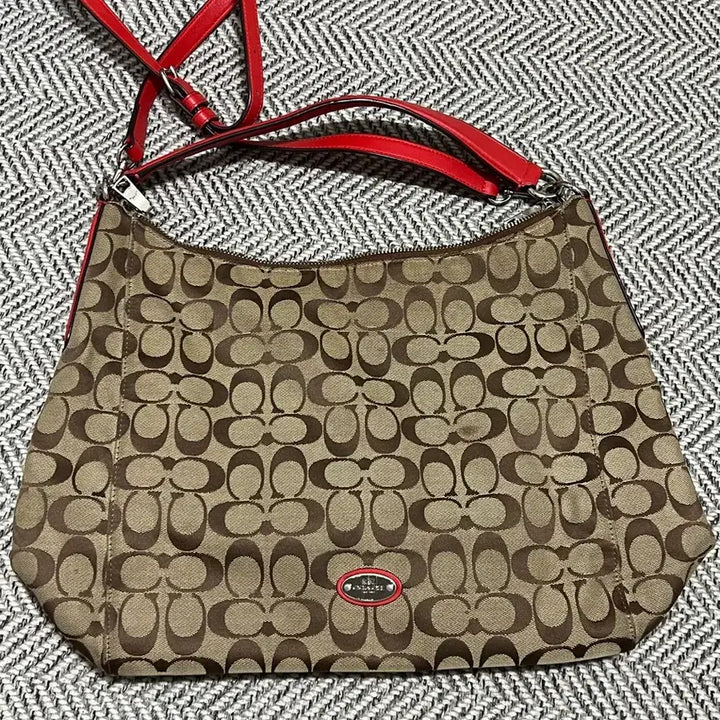 [BUNJANG] Coach Signature Shoulder Bag / 코치 시그니처 숄더백