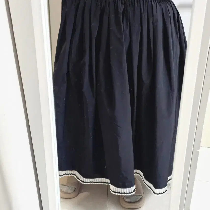 [BUNJANG] Bottom Hem Detail Hepburn Long Skirt / 고퀄 밑단포인트 햅번 롱스커트