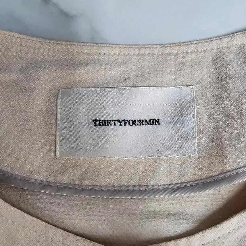 [BUNJANG] Thirtyfourmin Puff Crop Jacket / 써티포민 퍼프 크롭 자켓 원(프리)사이즈