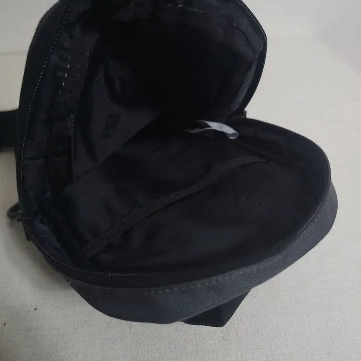 [SOLD OUT] NBA 메쉬 포켓 슬링백