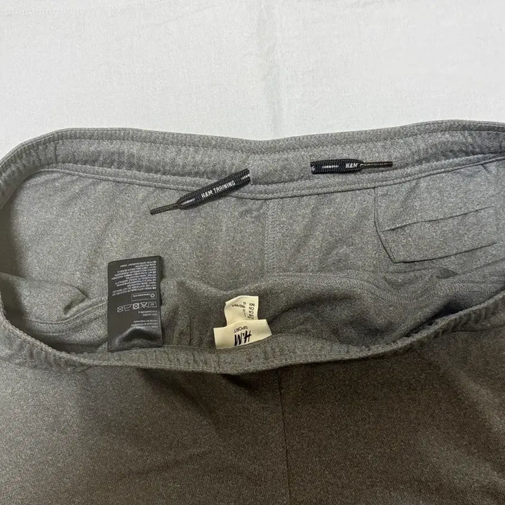 [BUNJANG] H&amp;M Sport Shorts Bundle Set / H&amp;M 스포츠 반바지 L (회색,네이비,검정) 새상품 일괄 판매합니다.