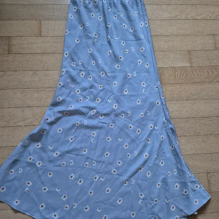 [BUNJANG] Floral Print Long Skirt / 하늘색 데이지 롱 스커트