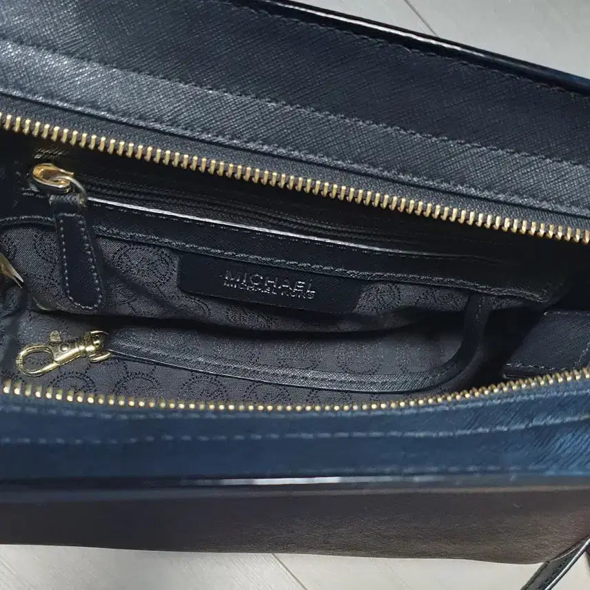 [BUNJANG] Michael Kors Crossbody Bag / 마이클코어스 여성 크로스백 중고 가방 은피아노