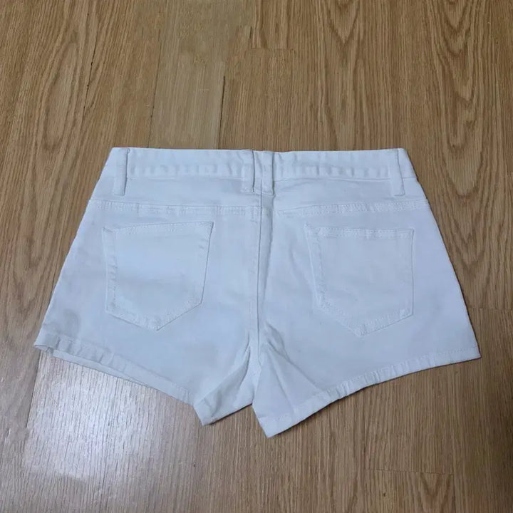 [BUNJANG] White Semi-Low Rise Hot Pants 26 / 여성 세미로우라이즈 화이트 핫팬츠 26