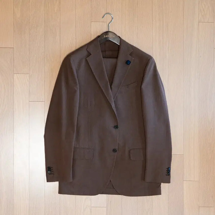 [SOLD OUT] 라르디니 브라운 코튼 싱글 수트 판매합니다.