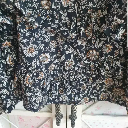 [BUNJANG] Zara Floral Frill Blouse / 자라 프릴 블라우스/55-날씬66