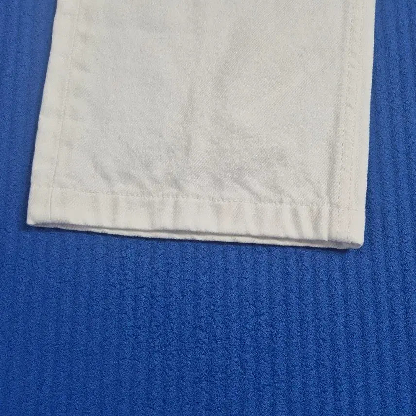 [SOLD OUT] 화이트 세미와이드 데님 30인치 (상태최상)
