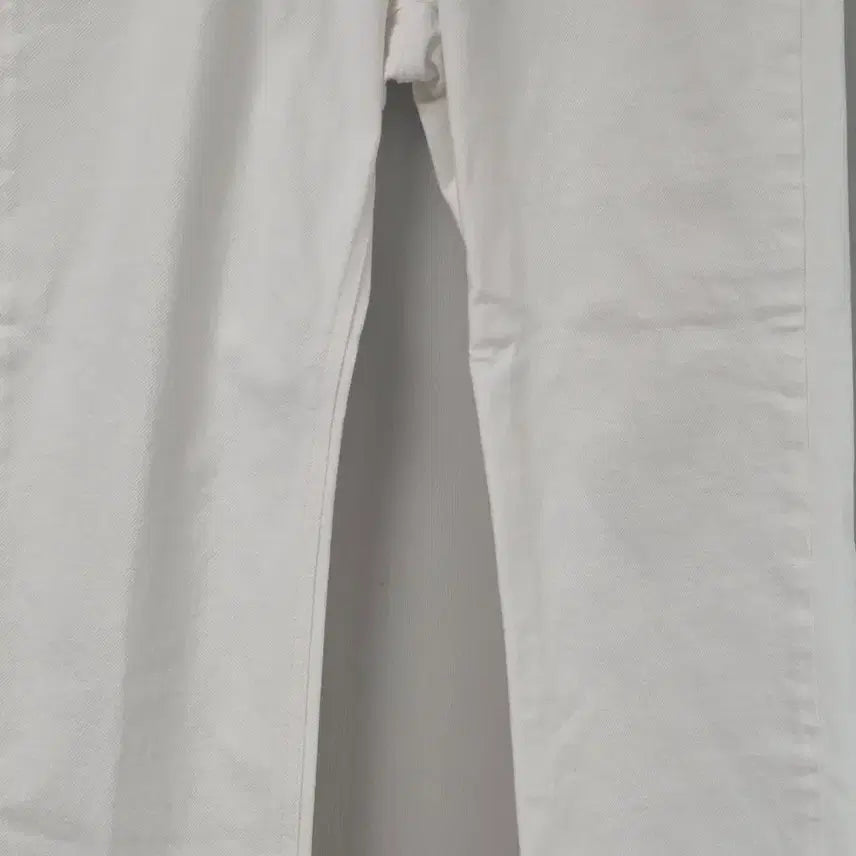 [SOLD OUT] 화이트 세미와이드 데님 30인치 (상태최상)