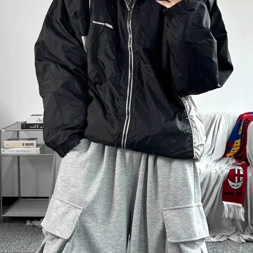 [BUNJANG] Reebok Old School Windbreaker L / 리복 블랙 그레이 올드스쿨 바람막이 L