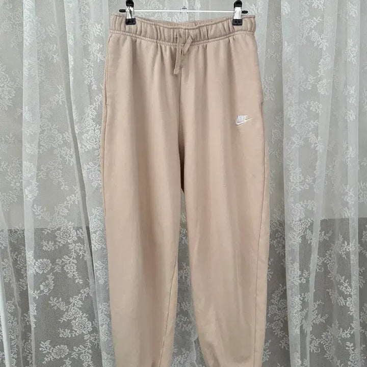 [BUNJANG] Nike Training Jogger Pants Beige / S) 나이키 트레이닝 조거 팬츠 베이지