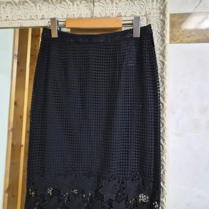 [BUNJANG] Andy &amp; Debb Black Lace Flower Midi Skirt / 앤디앤뎁 블랙 레이스 플라워 스커트