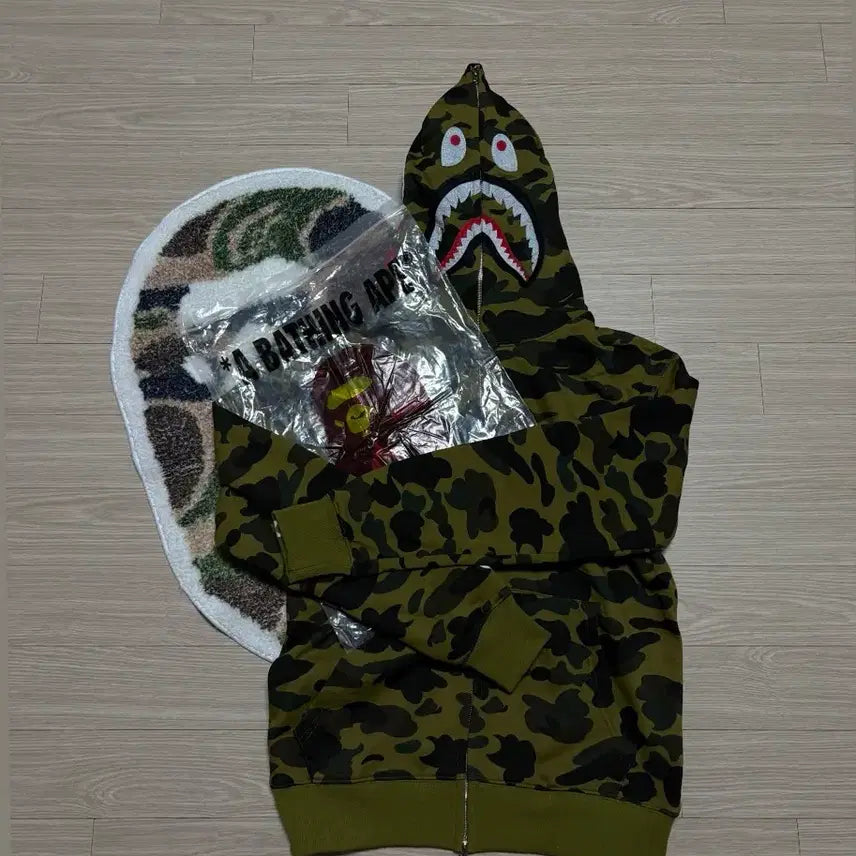 [SOLD OUT] 베이프 샤크 후드집업 M