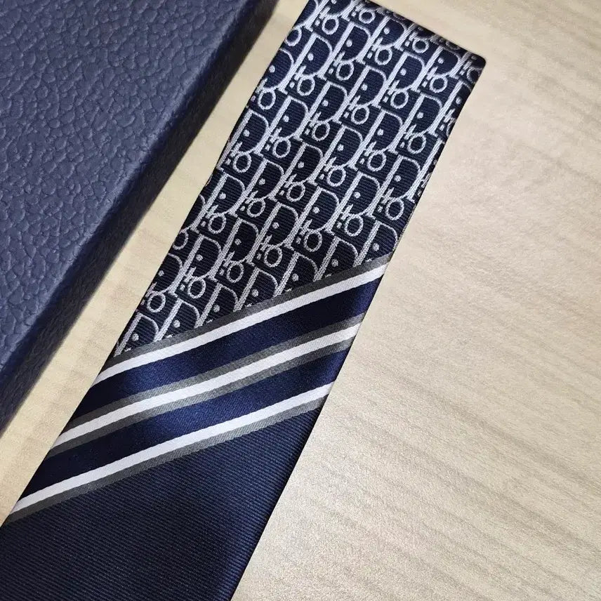[SOLD OUT] 디올 Dior 오블리크 배색넥타이(네이비)