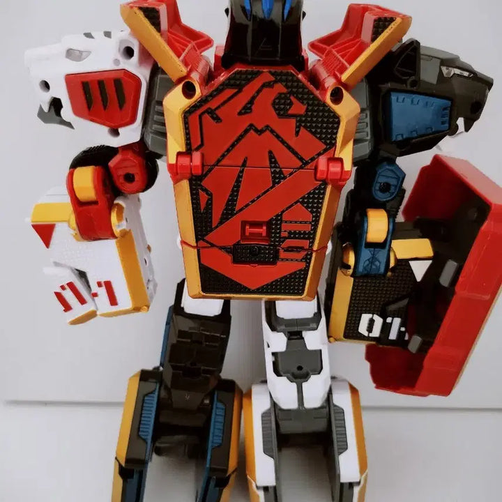 [BUNJANG] ZioMecha Beast Guardian Thunder Lion Toy / 왕실교사 하이네 리히트 폰 그란츠라이히 캔뱃지