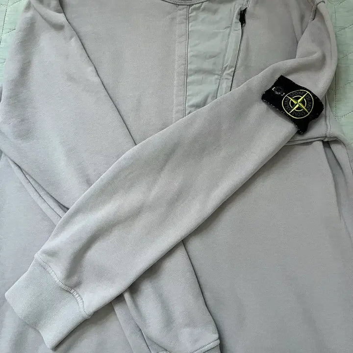 [SOLD OUT] 스톤 아일랜드 맨투맨 팝니다
