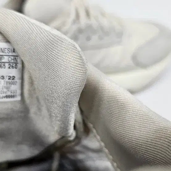 [BUNJANG] Adidas ZX22 Boost Sneakers / 아디다스 ZX22 부스트 스니커즈 265사이즈