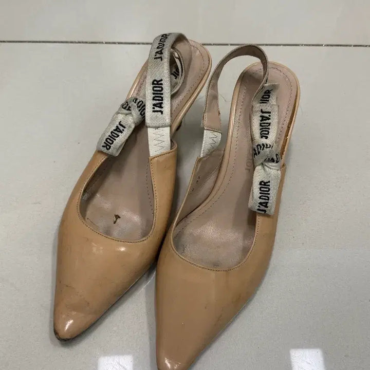 [BUNJANG] Dior Slingback Beige Shoes / 디올 슬링백 240