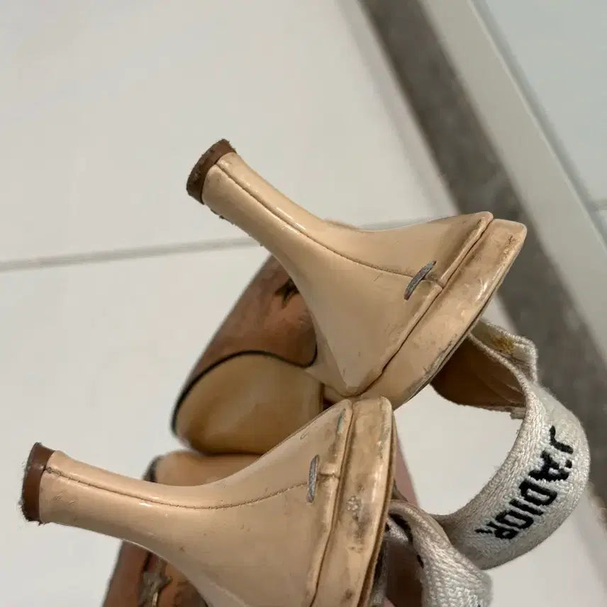 [BUNJANG] Dior Slingback Beige Shoes / 디올 슬링백 240