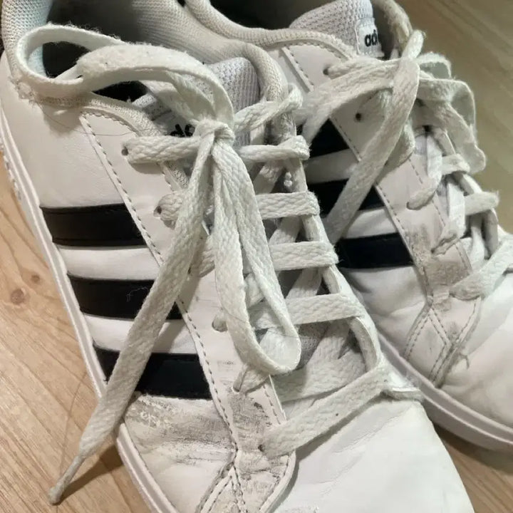 [BUNJANG] Adidas White Sneakers / 아디다스 흰색 운동화