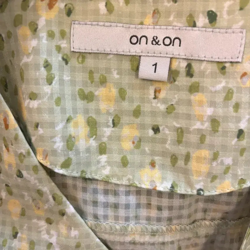 [BUNJANG] ON&amp;ON Flower Pattern Blouse / 온앤온 플라워 패턴 블라우스