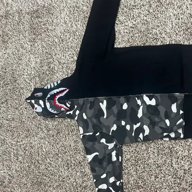 [BUNJANG] BAPE Shark Camo Hoodie / 정품 베이프