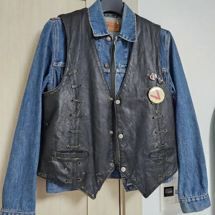 [BUNJANG] Hard Rock Cafe Western Leather Vest / 하드락카페 Hard Rock Cafe 웨스턴 레더 베스트
