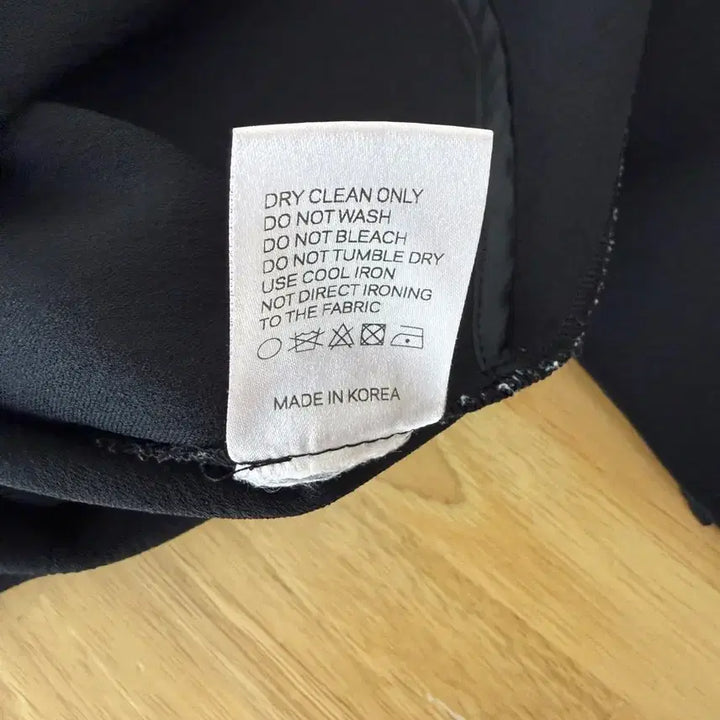 [BUNJANG] KIIMA Black V-Neck Drape Long Dress / KIIMA 블랙 브이넥 꼬임 드레이핑 롱 원피스