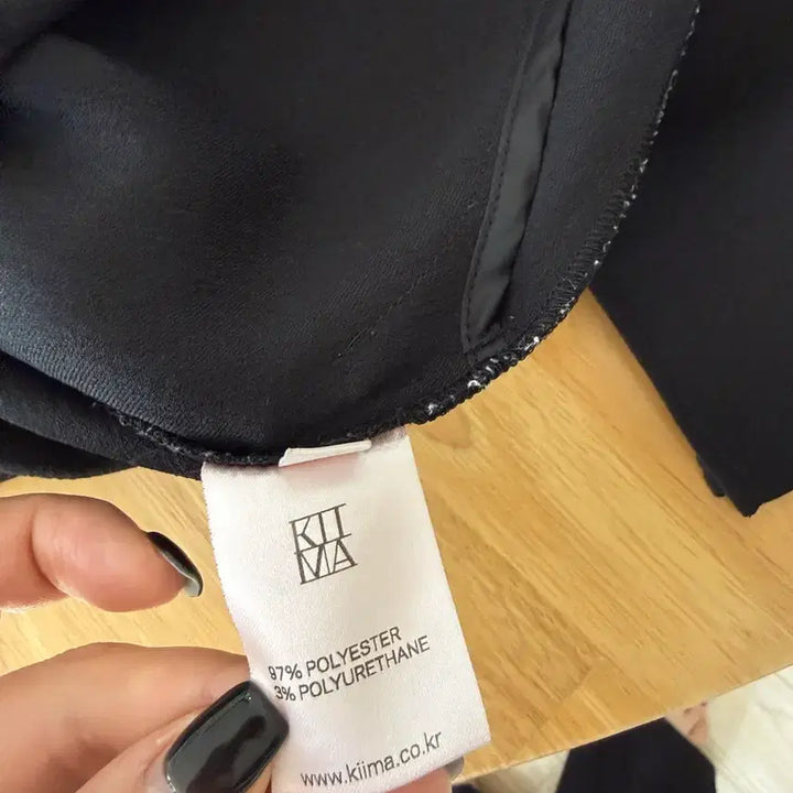 [BUNJANG] KIIMA Black V-Neck Drape Long Dress / KIIMA 블랙 브이넥 꼬임 드레이핑 롱 원피스