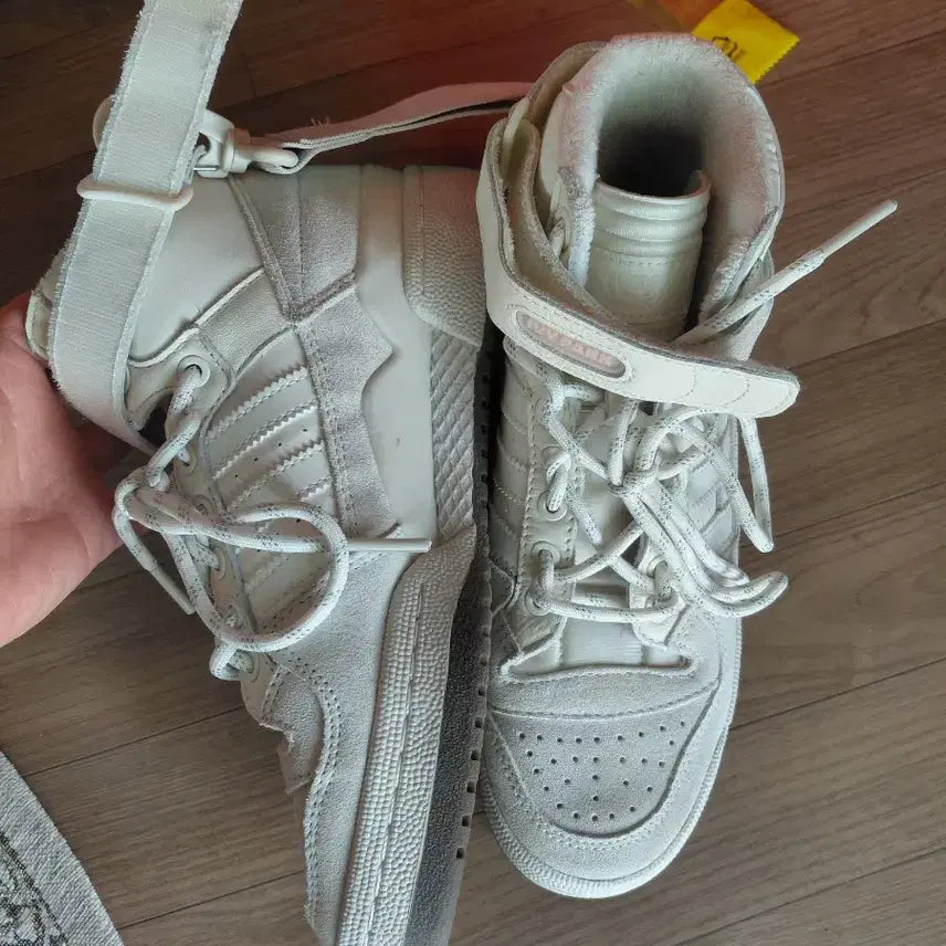 [BUNJANG] Adidas Ivy Park Collaboration Sneakers / 아디다스신발250