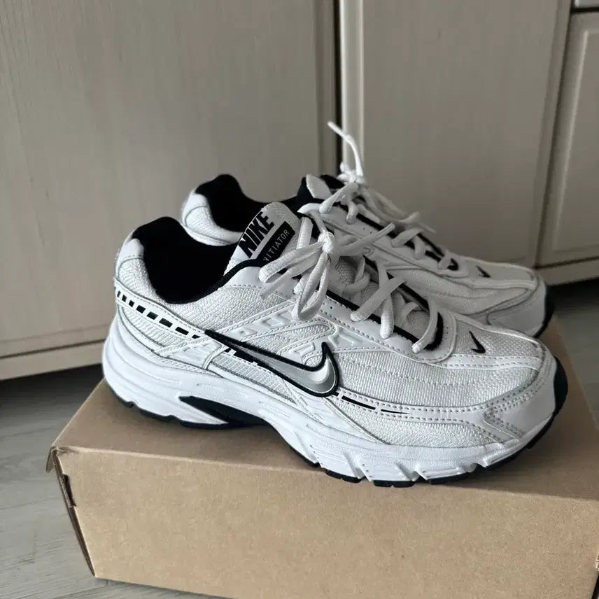 [BUNJANG] Nike Initiator 235 / 나이키 이니시에이터 235