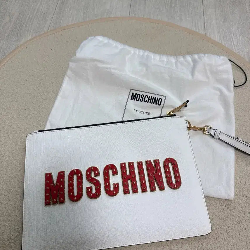 [BUNJANG] Moschino Clutch Bag / 모스키노 클러치