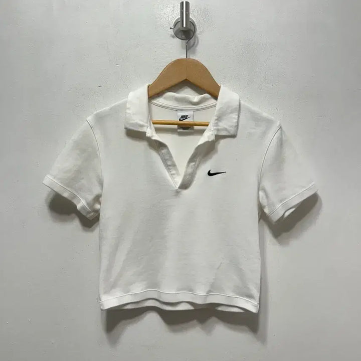 [BUNJANG] Nike White Crop T-shirt (S) / 나이키 화이트 카라 반팔 크롭 티셔츠 S