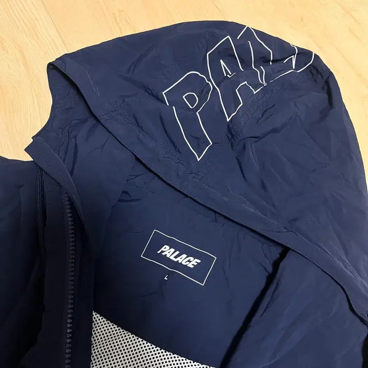[BUNJANG] Palace Windbreaker Jacket / L 팔라스 바람막이