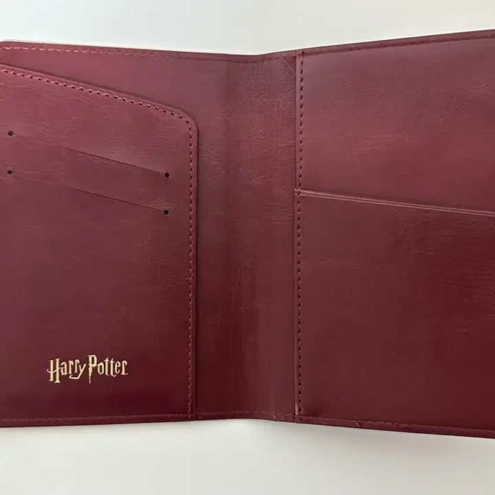 [BUNJANG] Harry Potter Hogwarts Passport Case / CGV 씨네샵 해리포터 호그와트 승강장 여권 케이스