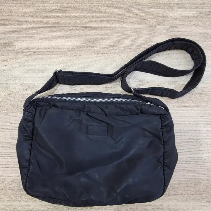 [BUNJANG] Yoshida Porter Tanker Shoulder Bag Large Black / 요시다 포터 탱커 숄더백 라지 L 블랙 판매. 622-78810