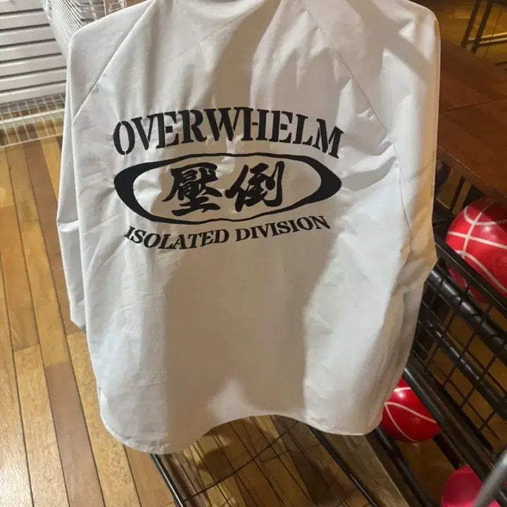 [SOLD OUT] 압도 자수 바람막이