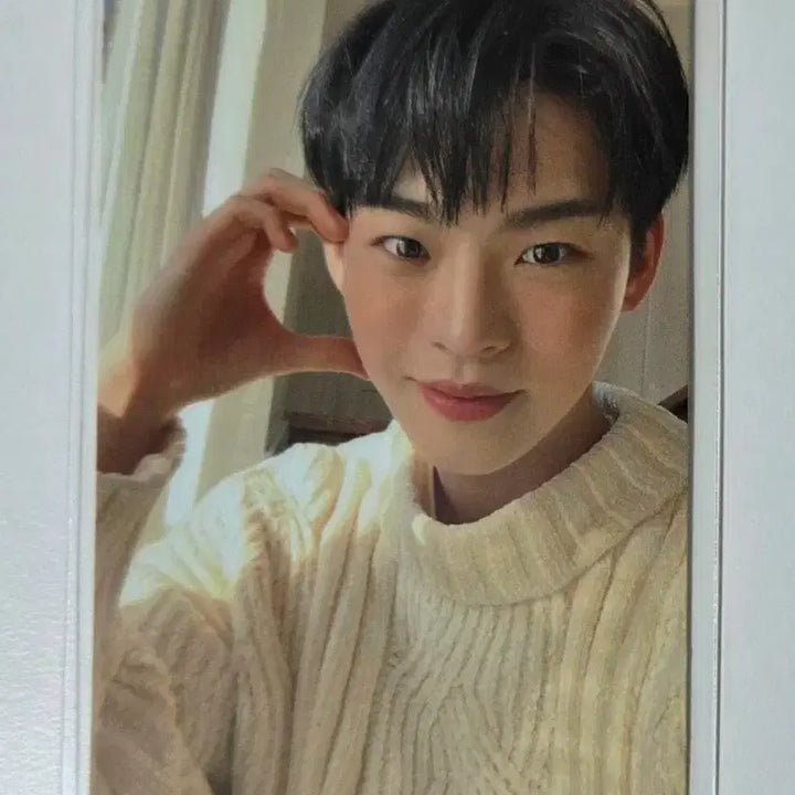 [BUNJANG] ONF Hyojin Wonderwall Collaboration Photocard / 원더월 콜라보 포카 / 온앤오프 효진